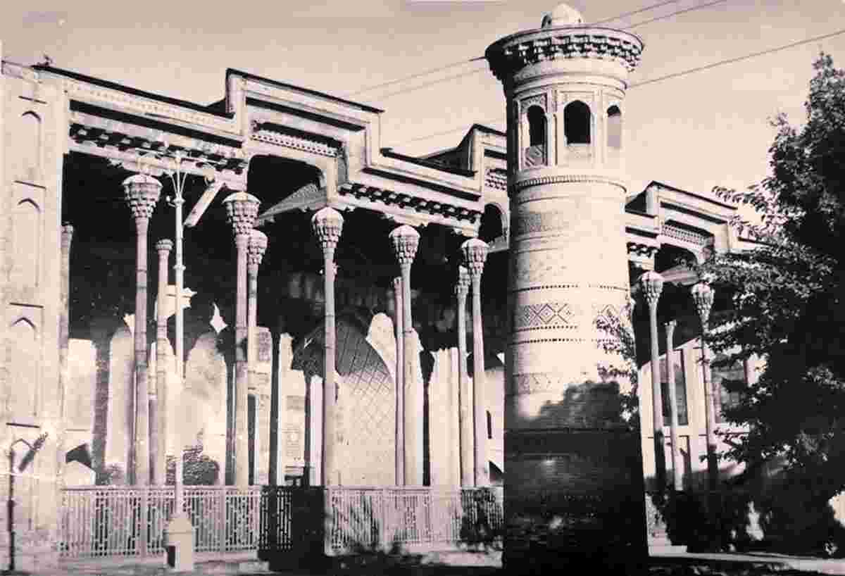 Bukhara. Bolo Hauz Mosque