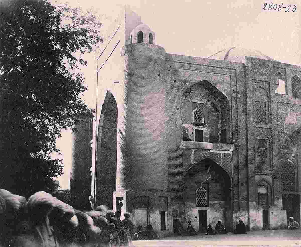 Bukhara. Mosque Divan-Begi in Labihauz