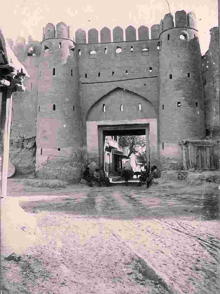 Bukhara. Samarkand gates, 1924