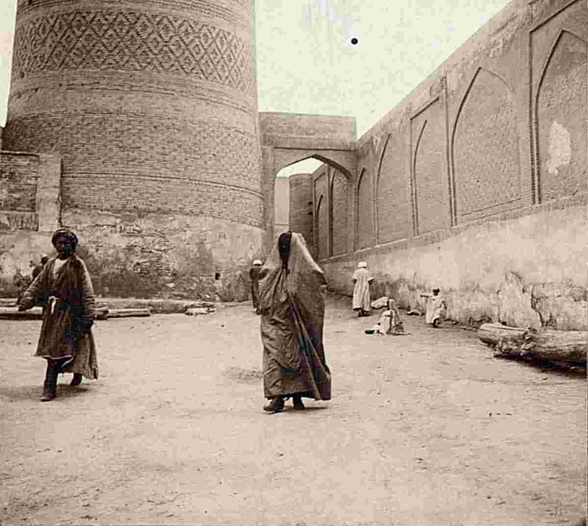 Bukhara. Street near the cathedral mosque Kalyan