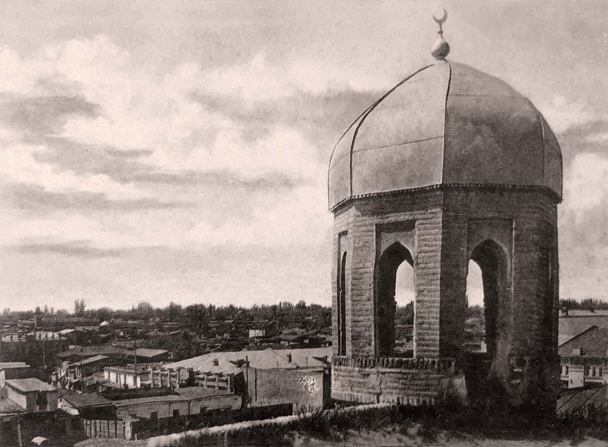 Tashkent. Azanchikhana, bouquet (corner column) Beklyarbek Madrasah, 1925