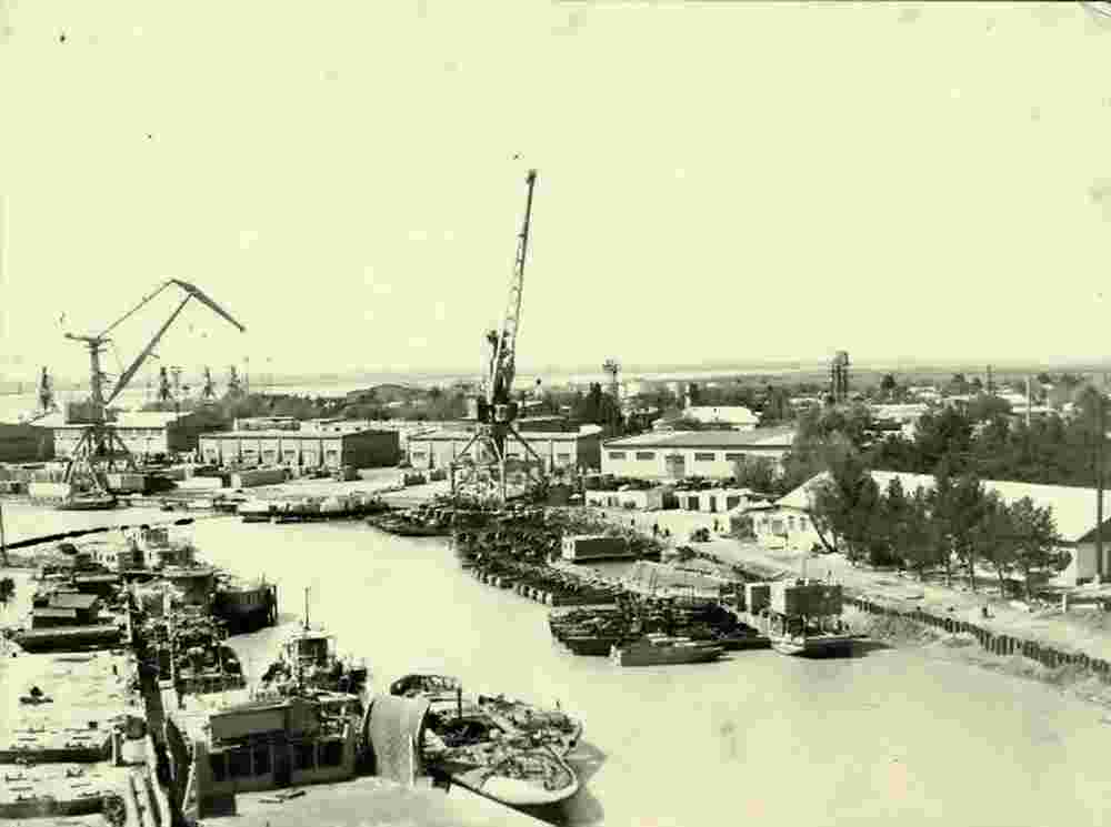 Termez - a port on the Amu Darya river, 1985