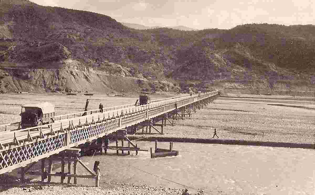 Berat. Bridge, 1940s