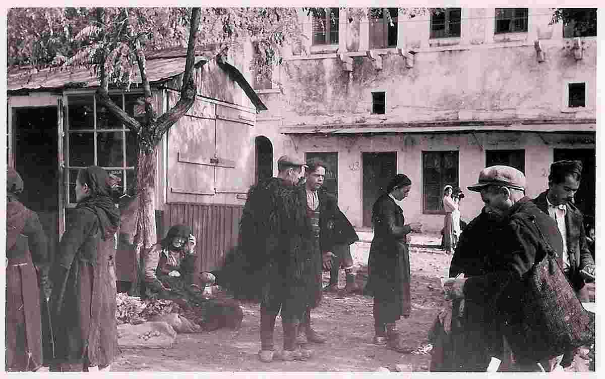 Berat. Market, 1940s