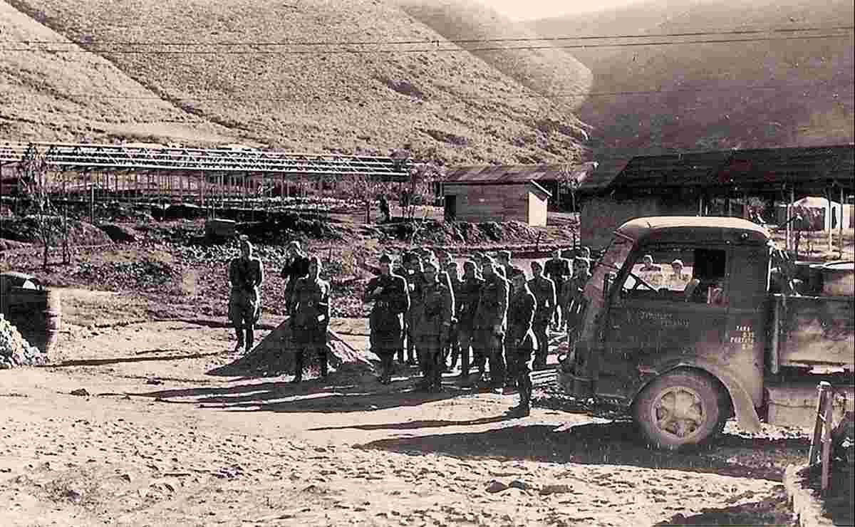Berat. Soldiers, 1940s