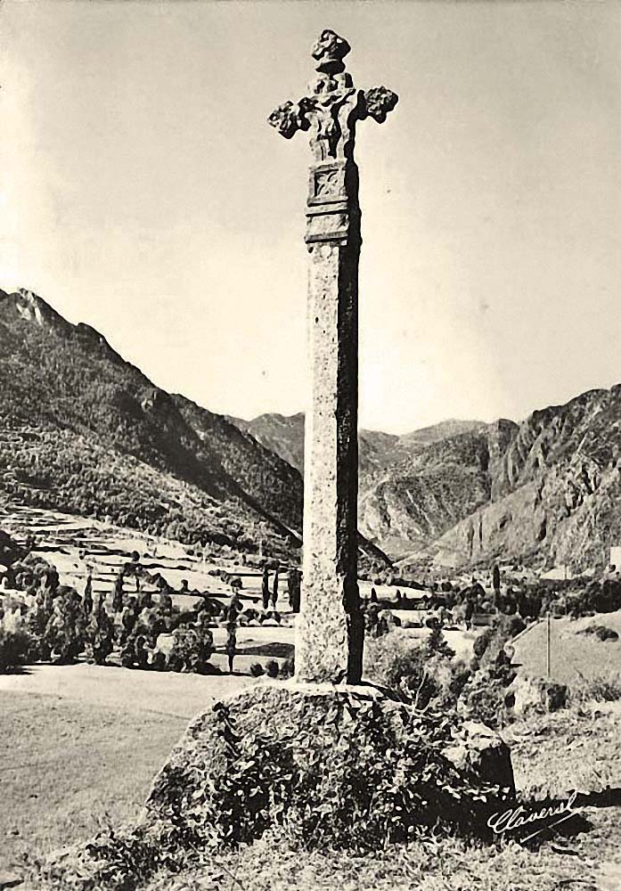 Andorra la Vella. Creu gotica