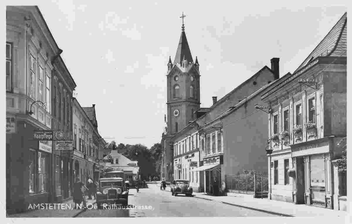 Amstetten. Rathausstraße mit Geschäfte, 1956