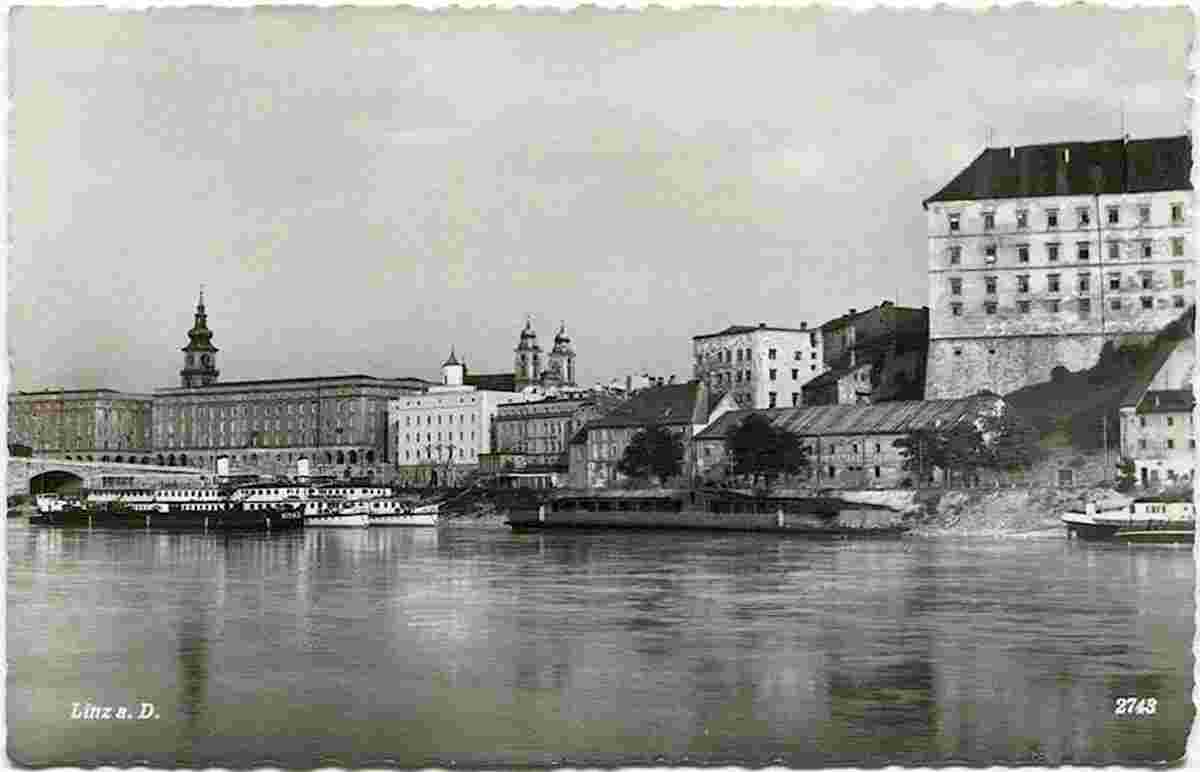 Linz. View from river Danube