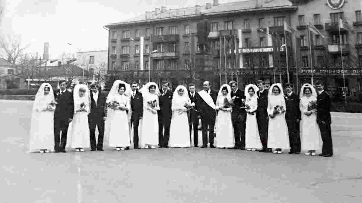 Baranavichy. Lenin Square, Wedding Day, 1973