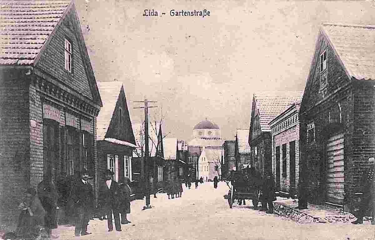 Lida. Garden street, background - synagogue