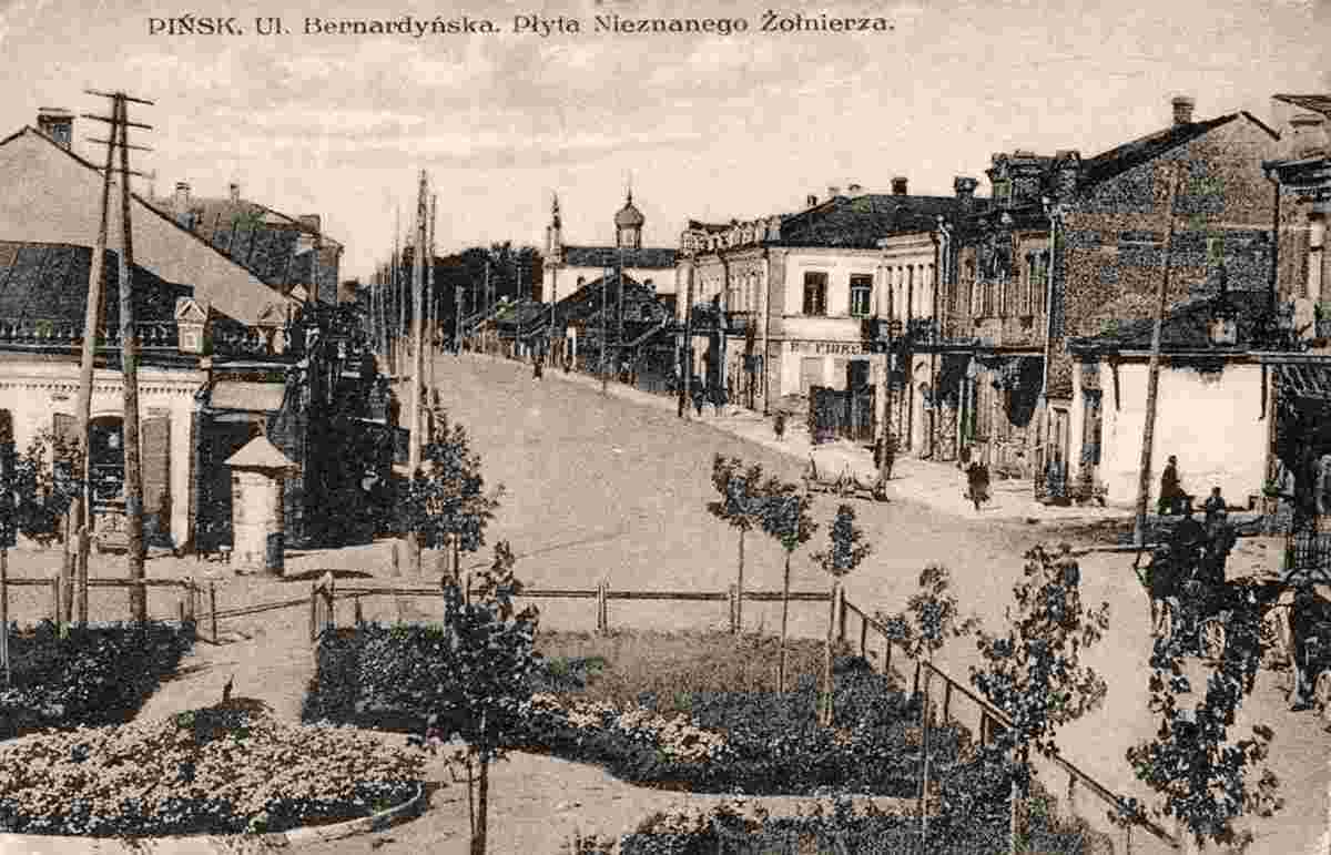 Pinsk. Ponyatovsky Square and Bernardinskaya Street, 1929