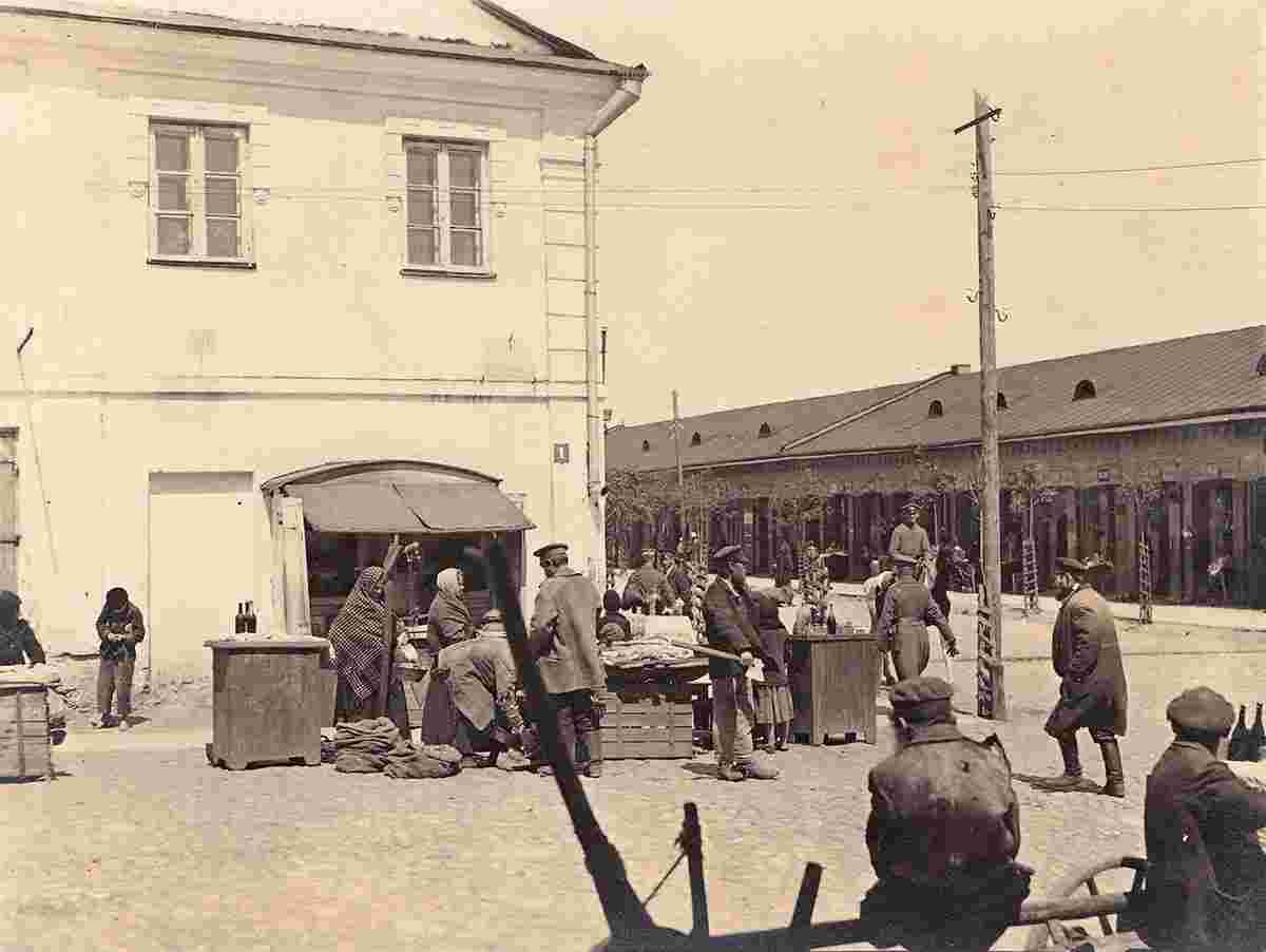 Slonim. Market street, shopping arcade, 1918