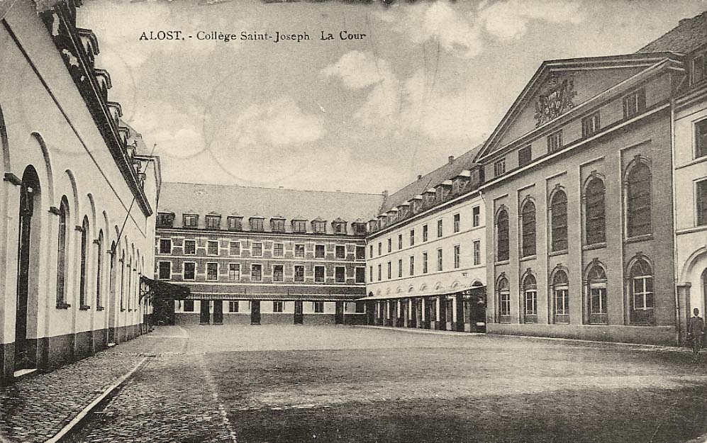 Aalst (Alost). Collège Saint-Joseph, La Cour, 1908