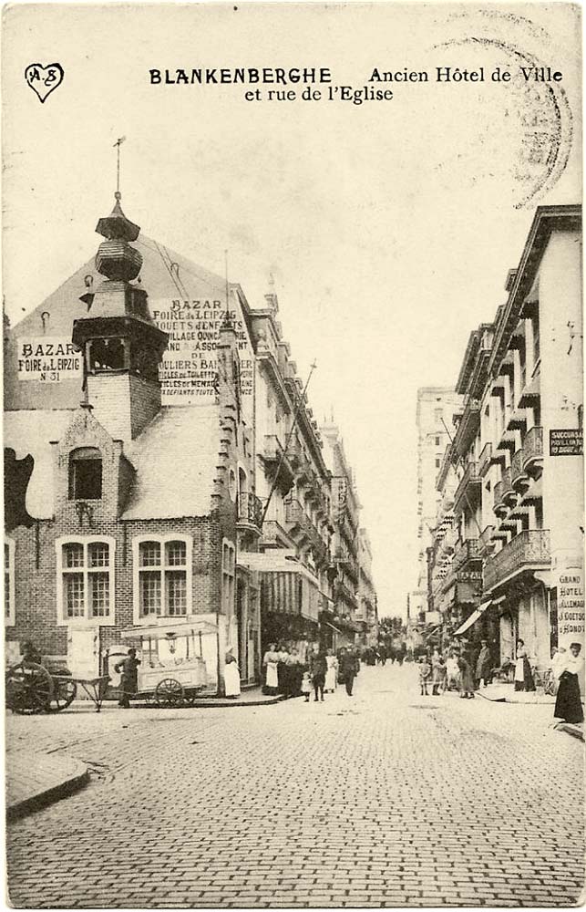 Blankenberge. Ancien Hôtel de Ville et rue de l'Église