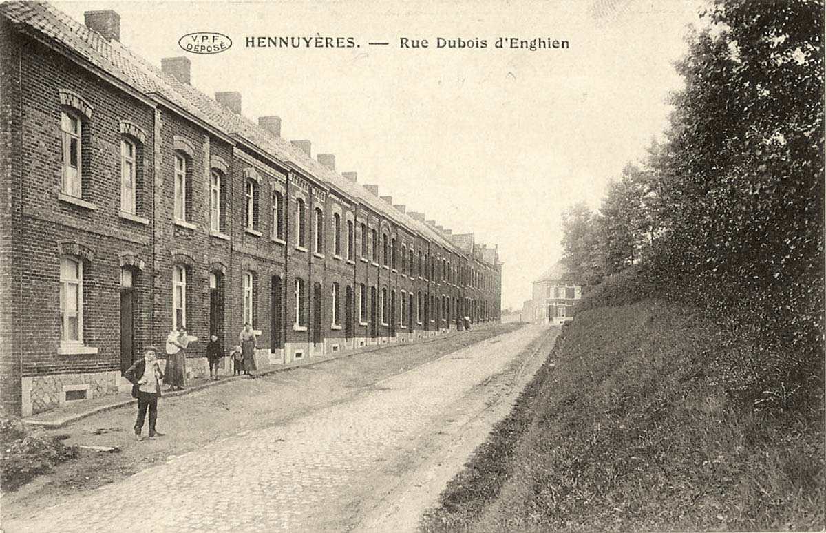 Braine-le-Comte ('s-Gravenbrakel). Hennuyères - Rue Dubois d'Enghien