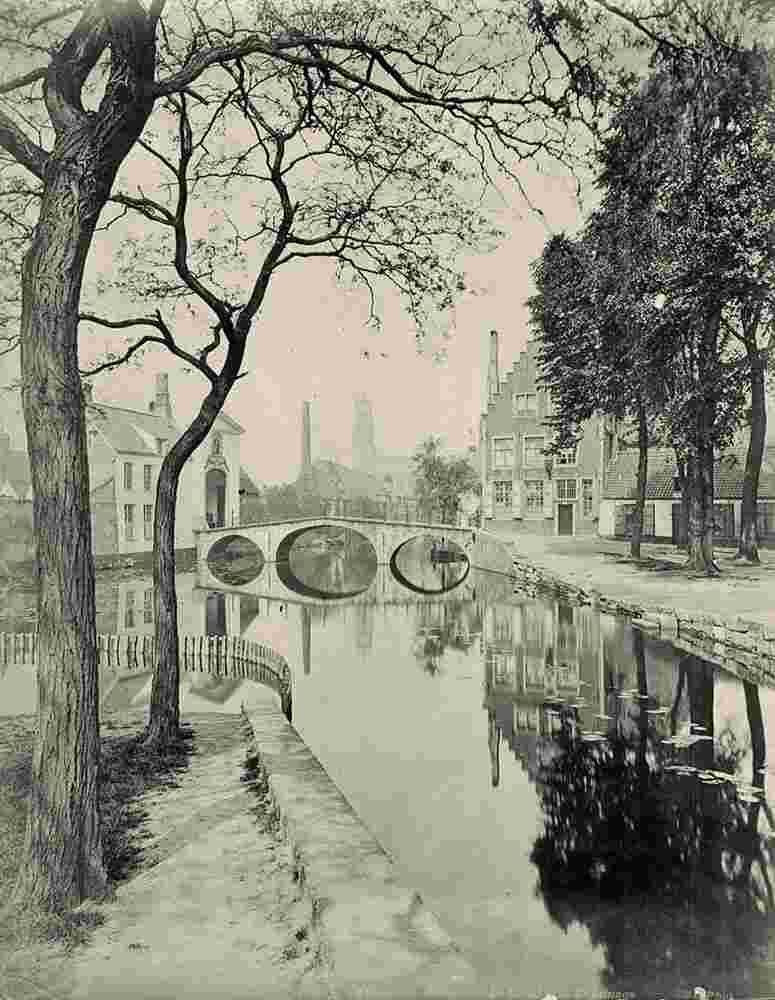 Bruges. Canal et Béguinage