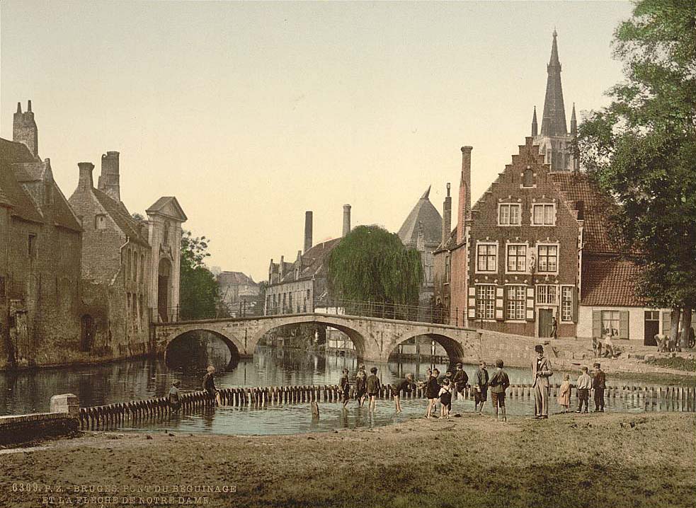 Bruges (Brugge). Pont du couvent et la flèche de Notre-Dame, 1890