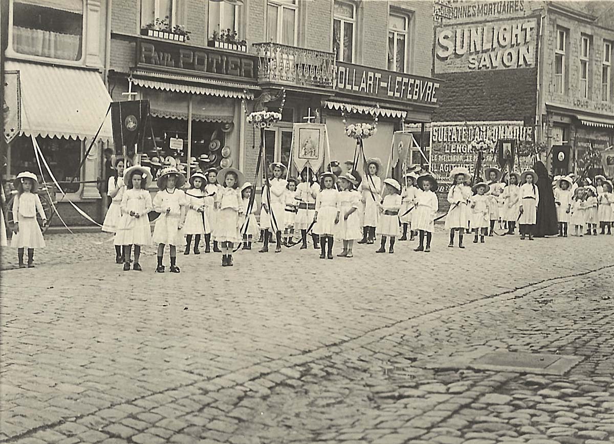 Ciney. Procession Fête Dieu en 1909