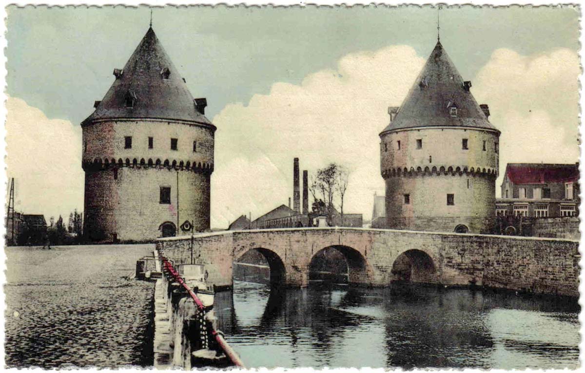 Kortrijk (Courtrai). La Lys et Les Tours à le Pont du Broel, 1950s