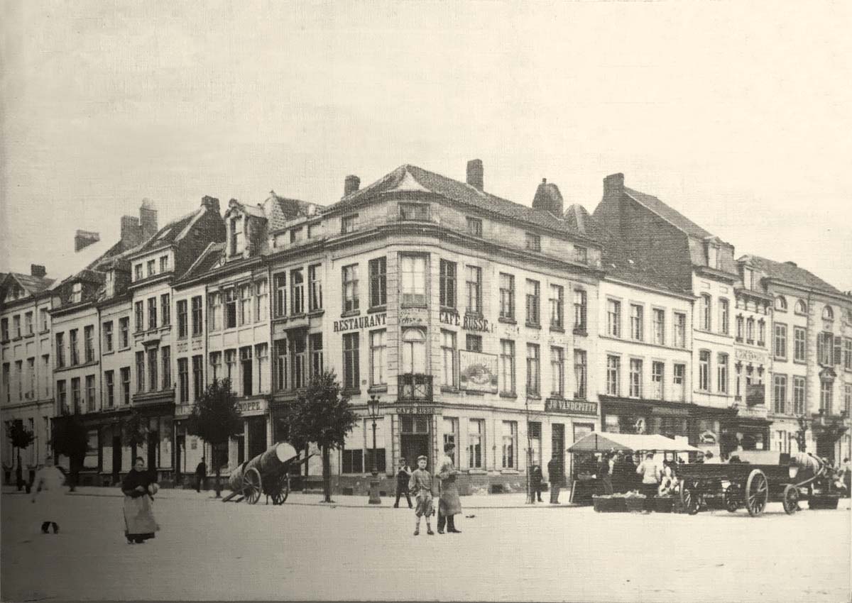 Kortrijk (Courtrai). Panorama de Rue, Restaurant et Café 'Russe'
