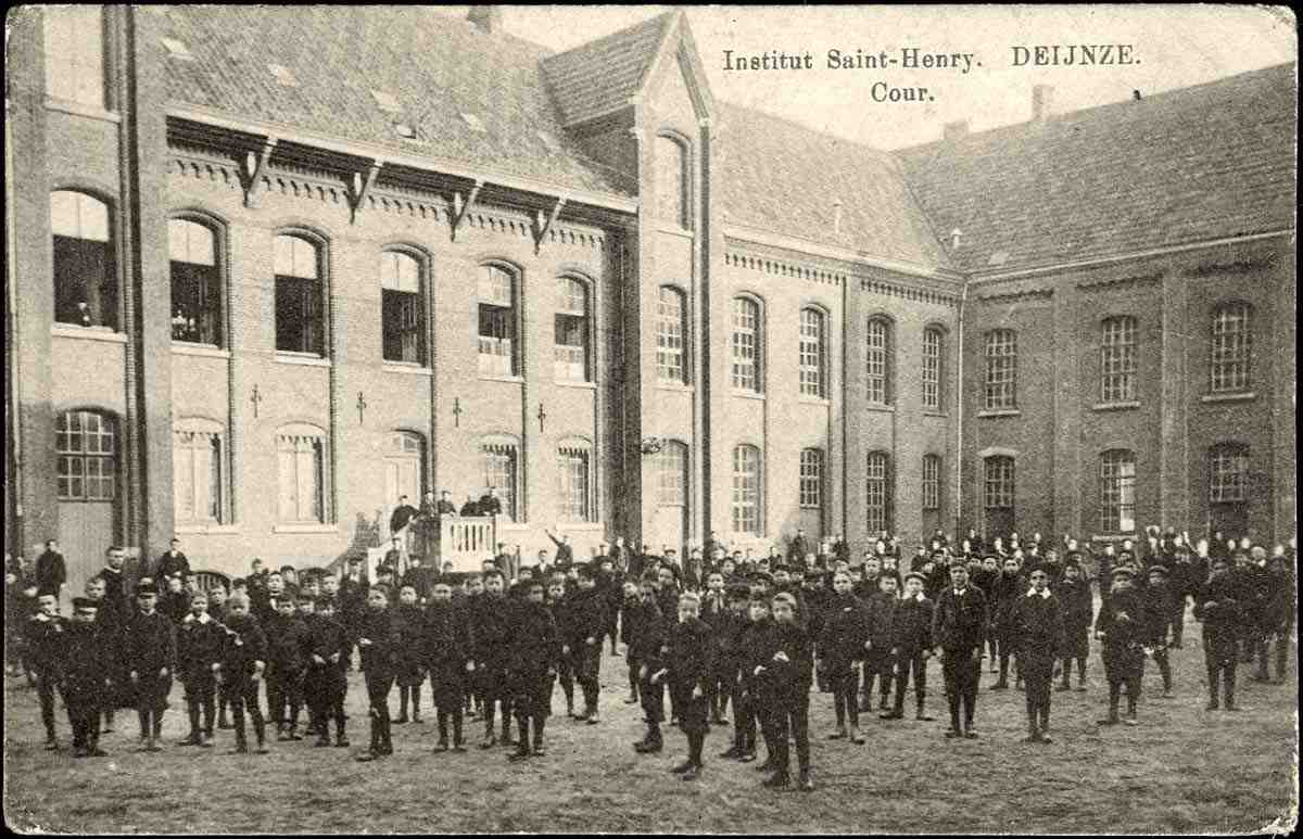 Deinze. Institut Saint Henri, Cour, 1901