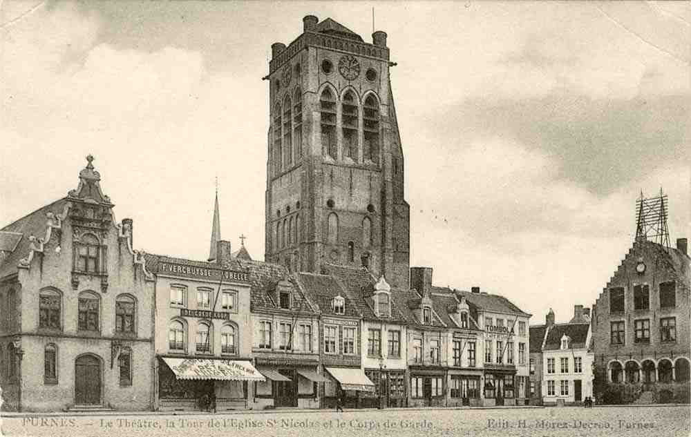 Veurne (Furnes). Le Théâtre, la tour de l'Église St Nicolas, 1909