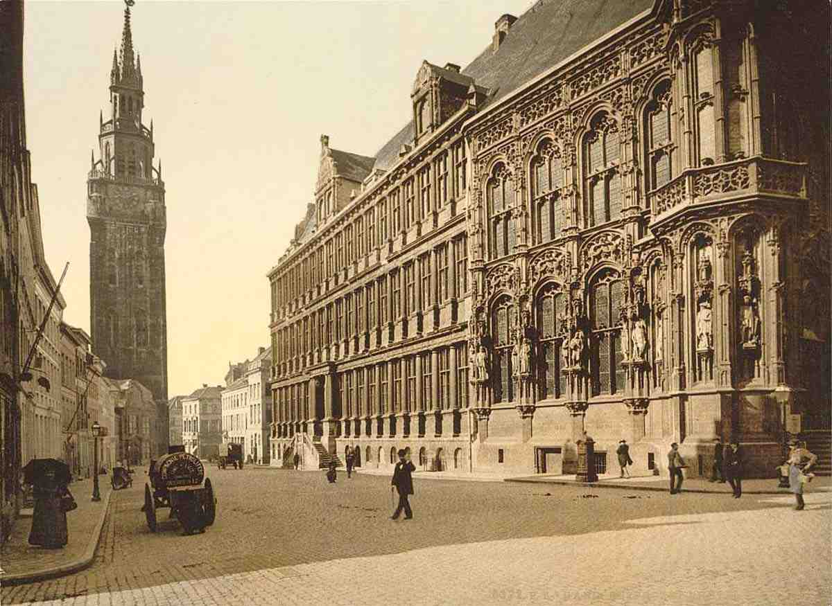 Gand. Le beffroi et Hôtel de ville, 1890