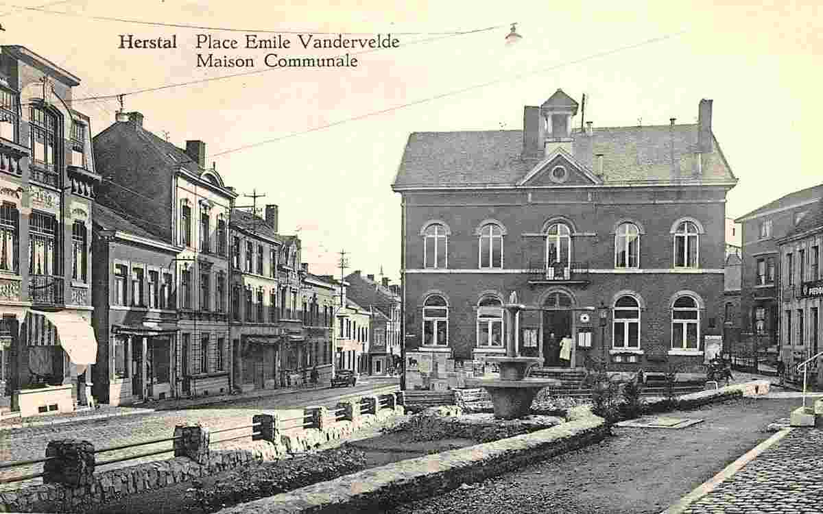 Herstal. Communal house, Emile Vandervelde Square