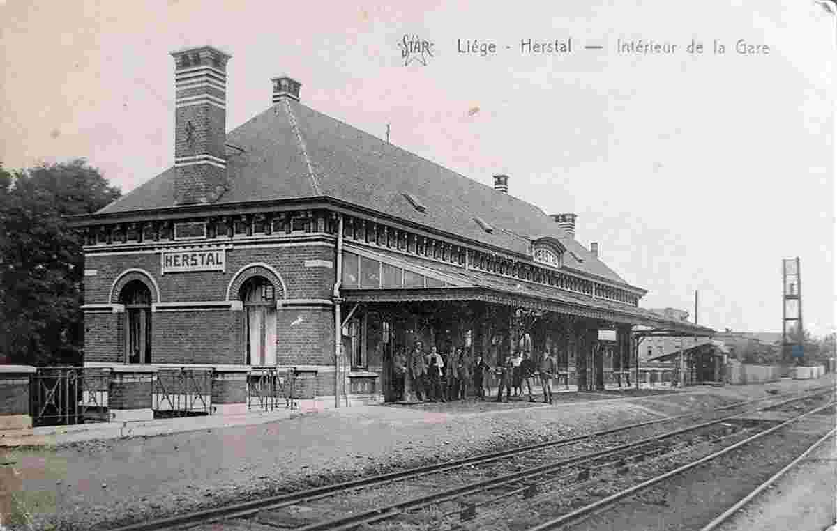 Herstal. Railway Station, platform