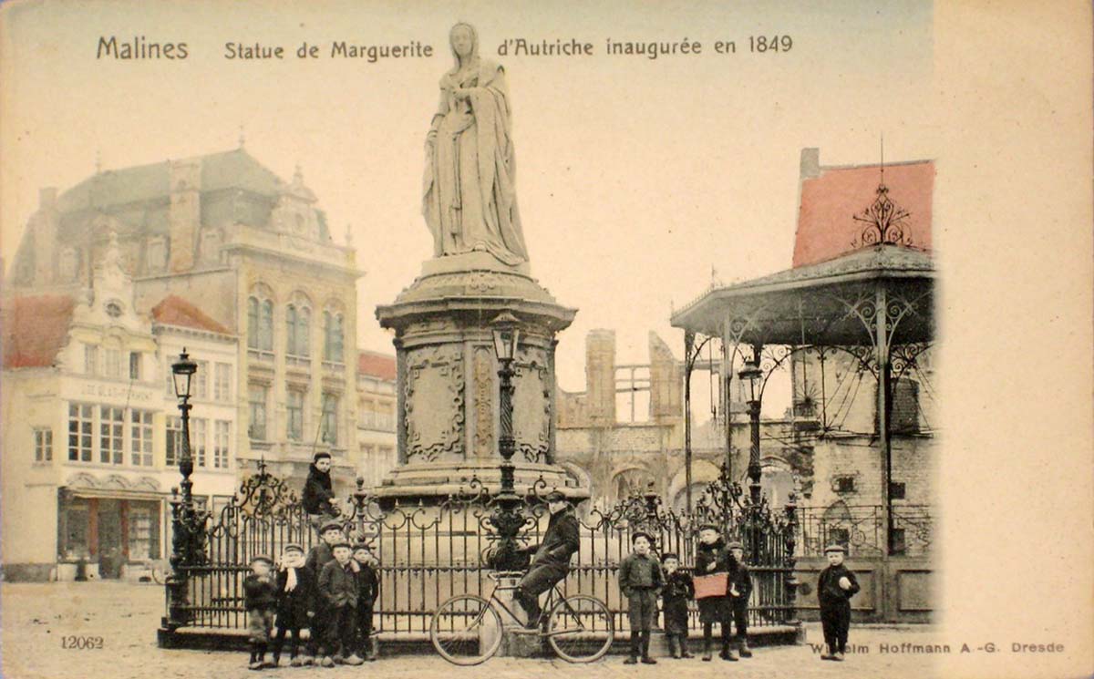 Malines (Mechelen, Mecheln). Statue de Marguerite d'Autriche, inaugurée en 1849