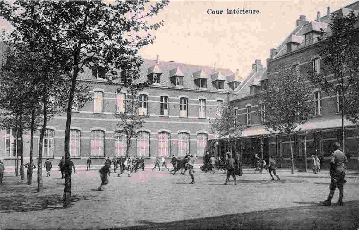 Mouscron. College of Notre Dame du Tuquet, inner courtyard