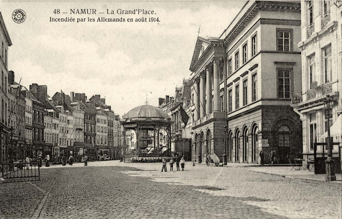 Namur (Namen). La Grand'Place, Incendiée par les Allemands en août 1914