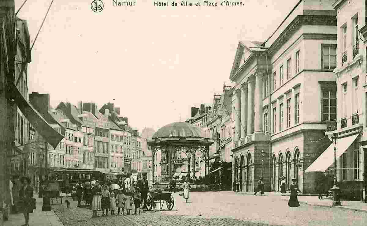 Namur. L'Hôtel de Ville et Place d'Armes