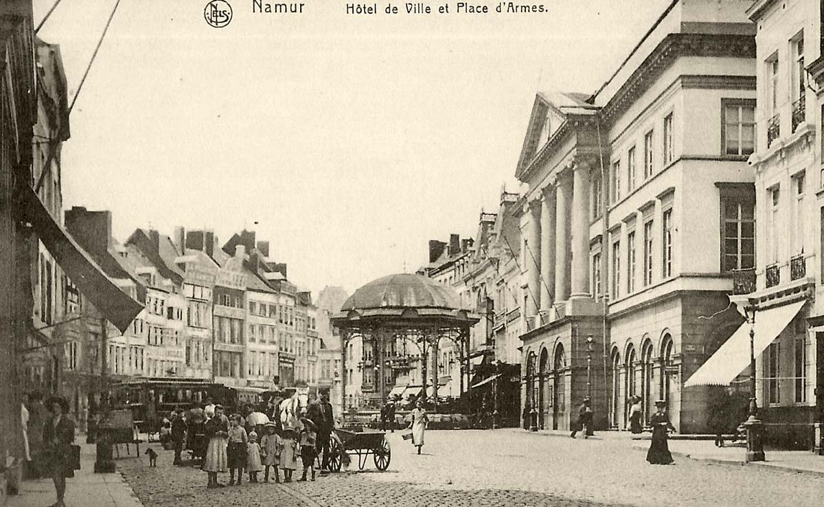 Namur (Namen). L'Hôtel de Ville et Place d'Armes