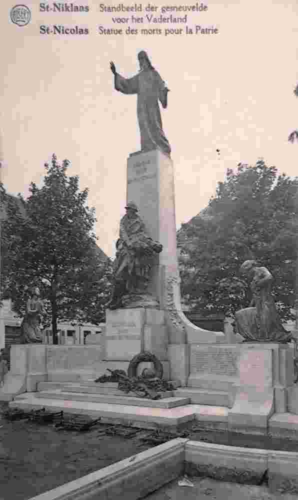 Saint-Nicolas. Statue of the Heroes Fallen