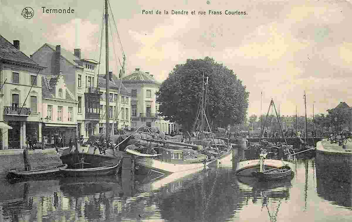 Termonde. Dender bridge and Frans Courtens street