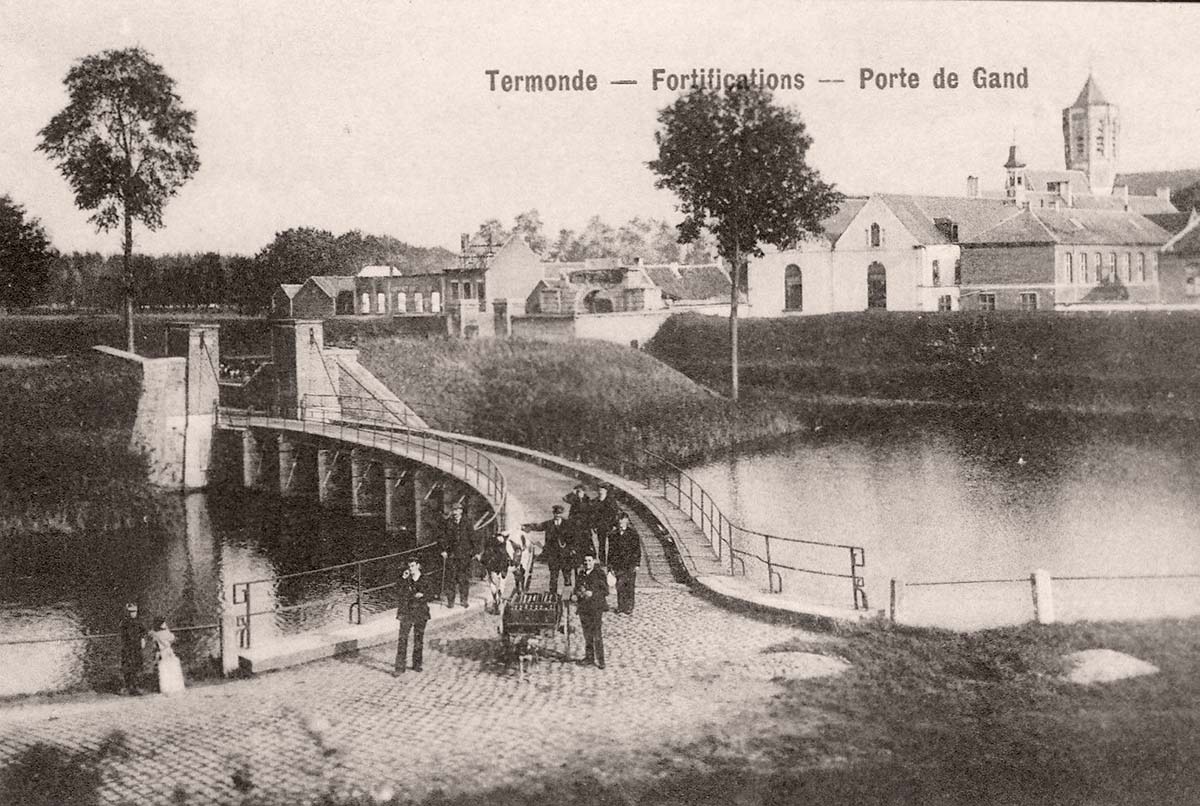 Termonde (Dendermonde). Fortifications - Gate of Ghent