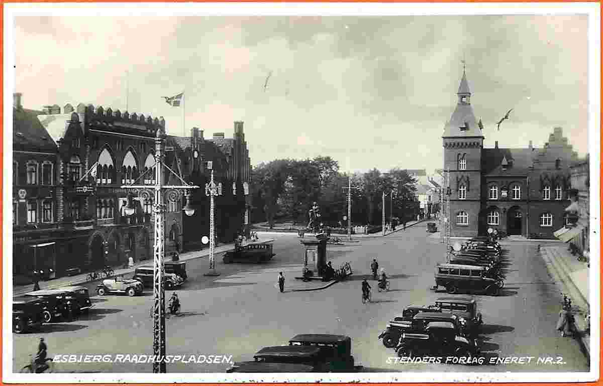 Esbjerg. Rådhuspladsen - Town square, King Christian IX Monument, 1946