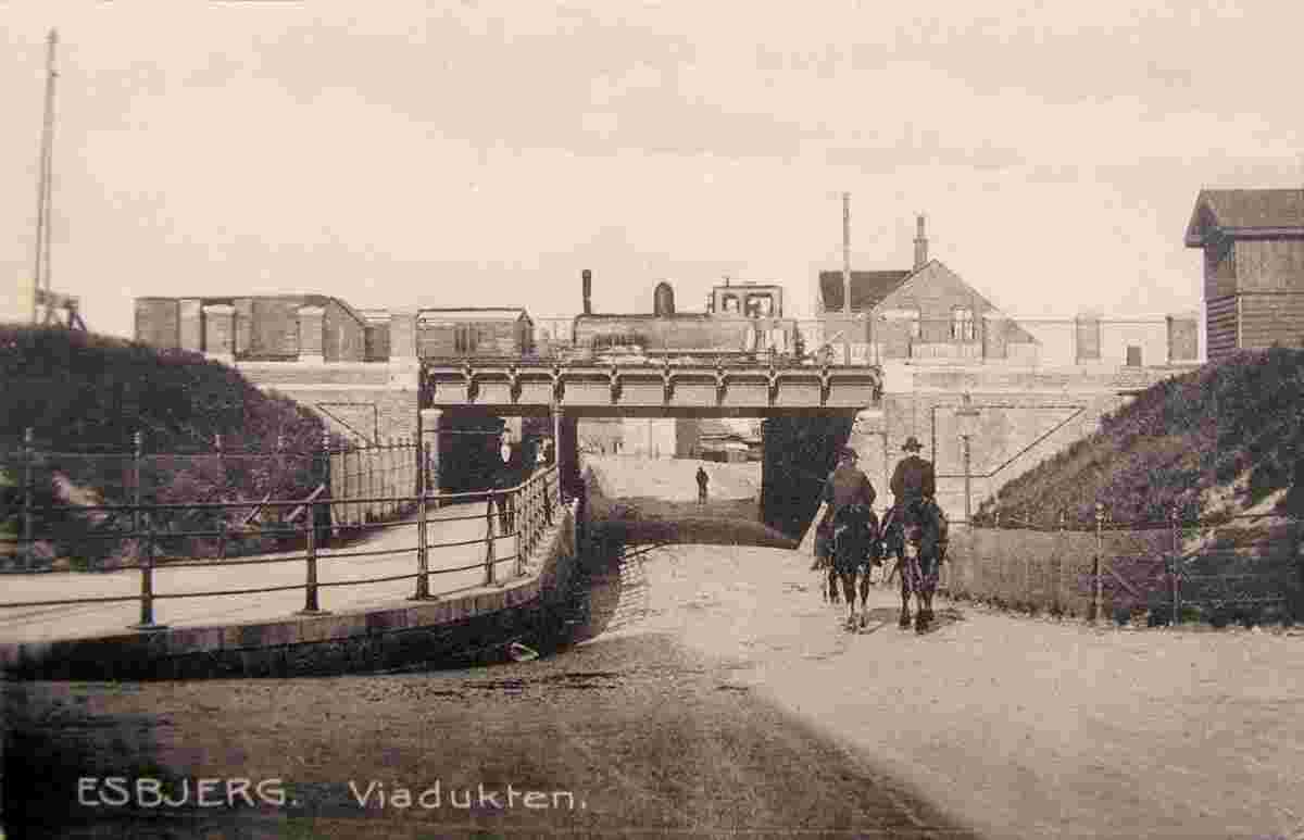 Esbjerg. Viadukten - Viaduct, train on bridge, 1910
