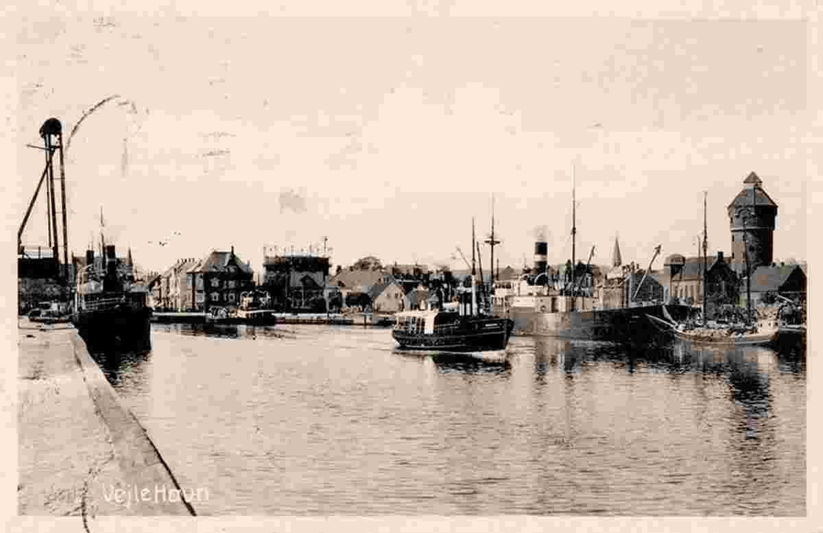 Vejle. Harbour, ships, tower, 1931
