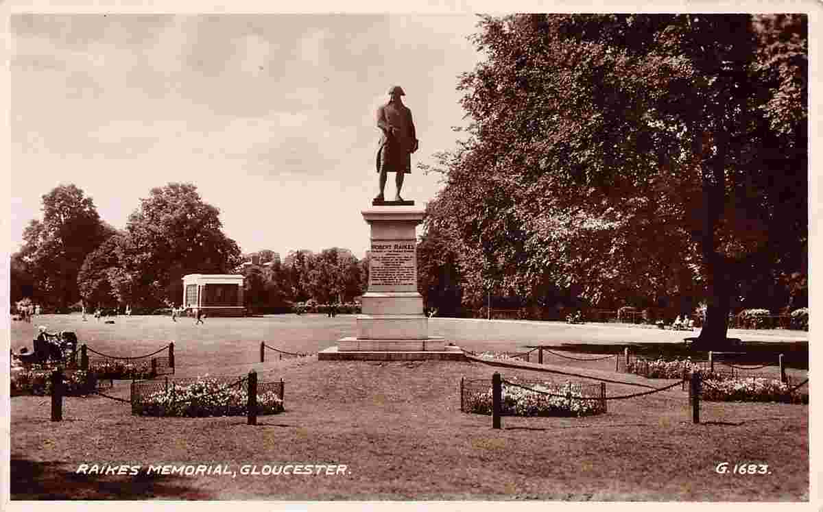 Gloucester. Memorial to Robert Raikes