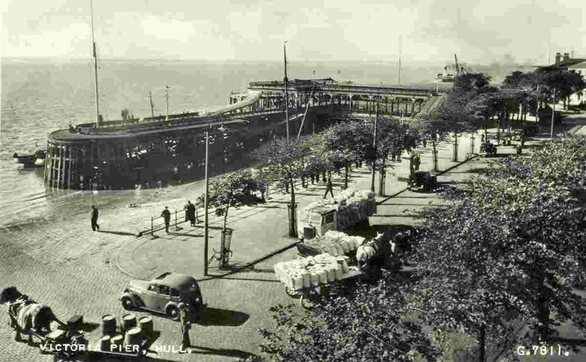 Kingston upon Hull. Victoria Pier, 1954