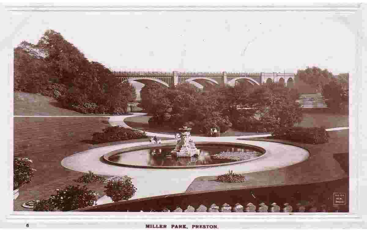 Preston. Miller Park, Fountain and Bridge, 1909