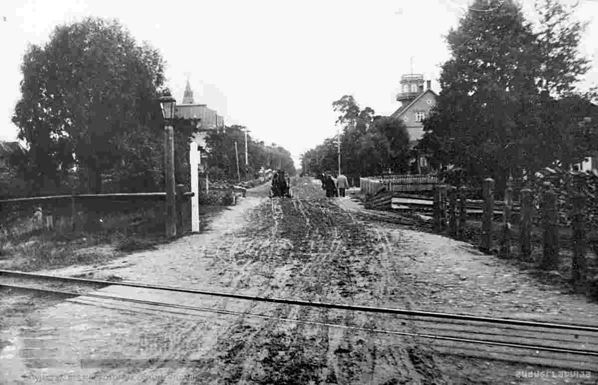 Ainazi. Crossing village road and the narrow-gauge railway, 1914