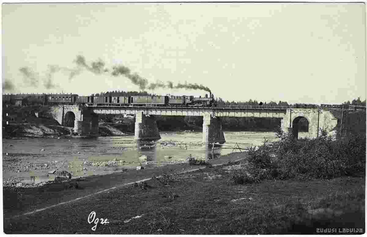 Ogre. Railway bridge across Ogre, train, 1930s