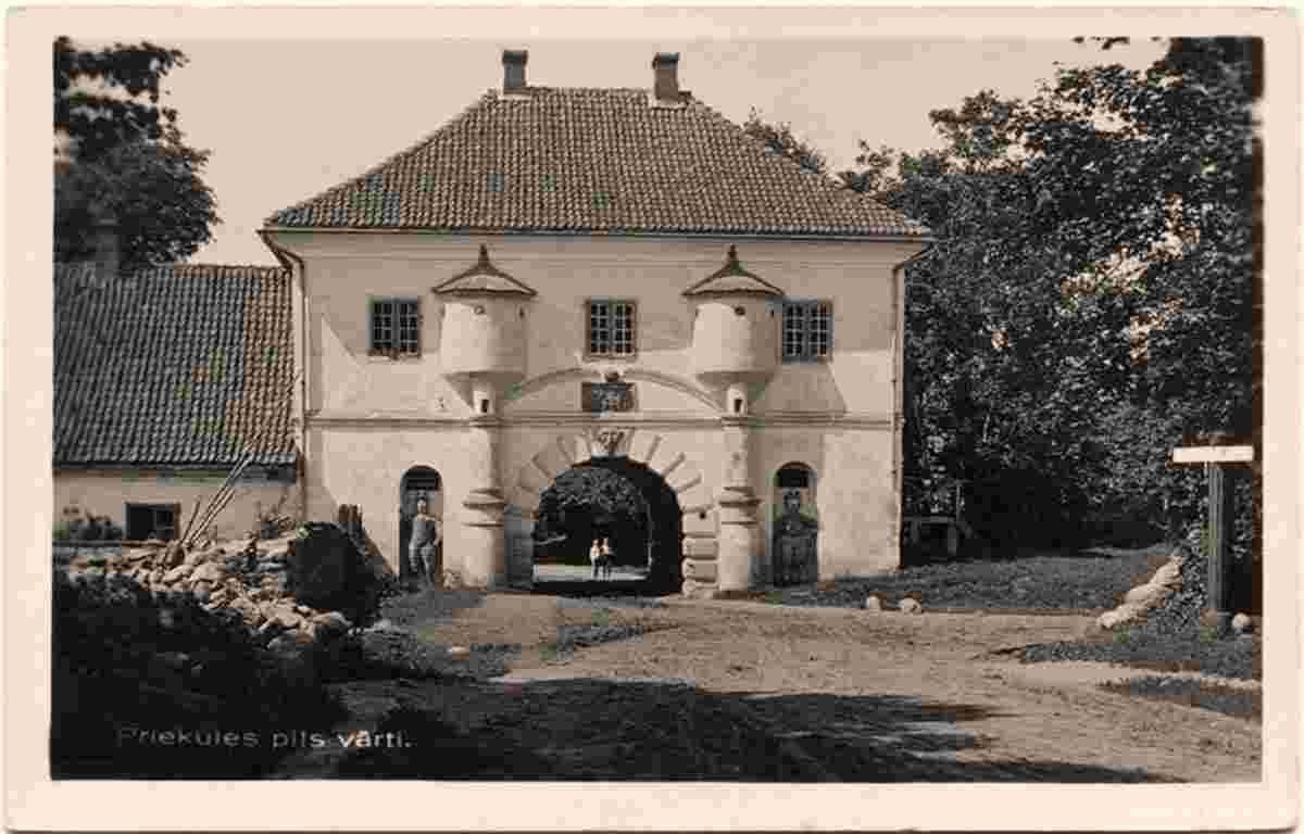 Priekule. Manor, Swedish Gate, 1930s