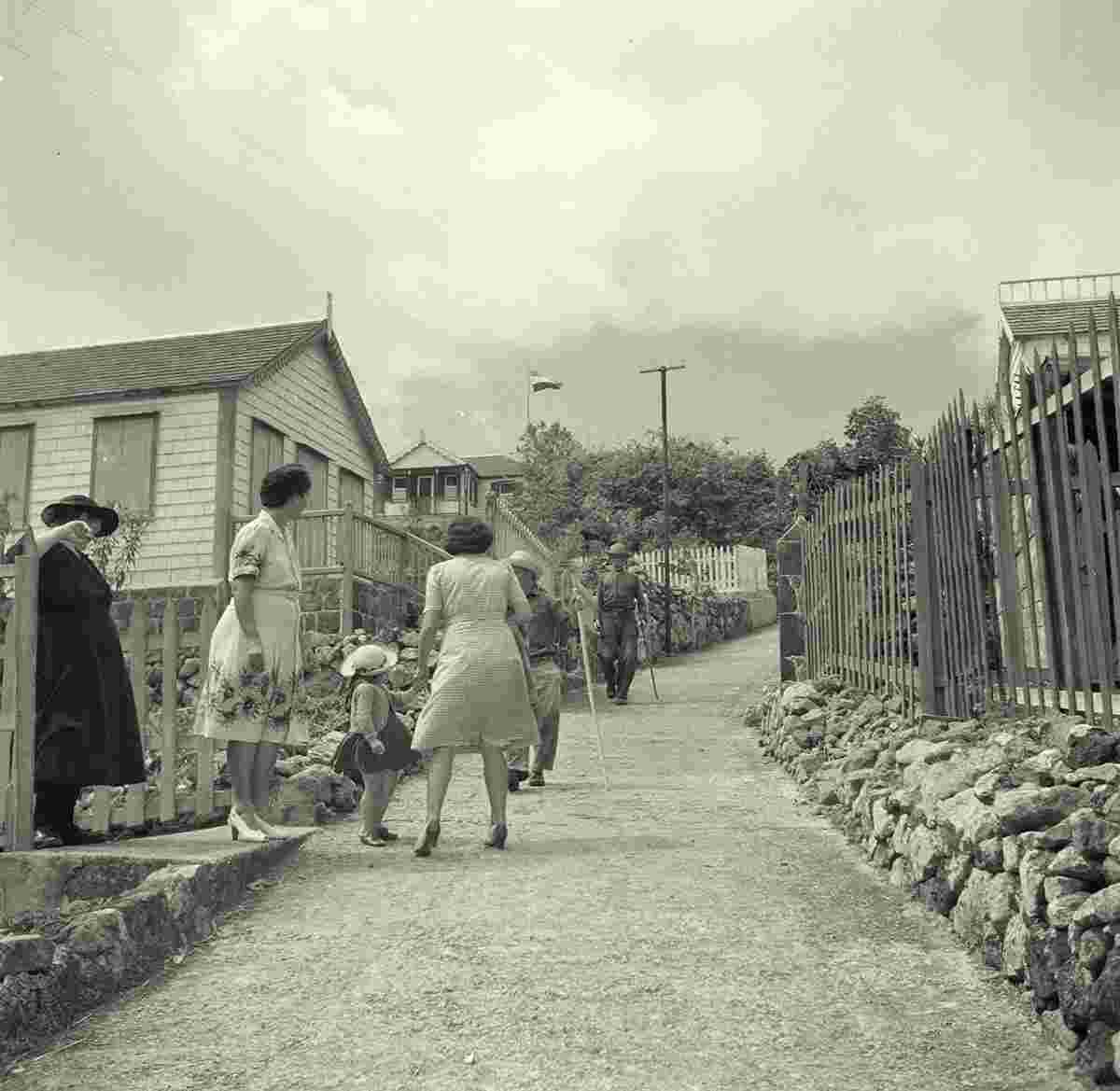 Windwardside. Residents on the street, 1947