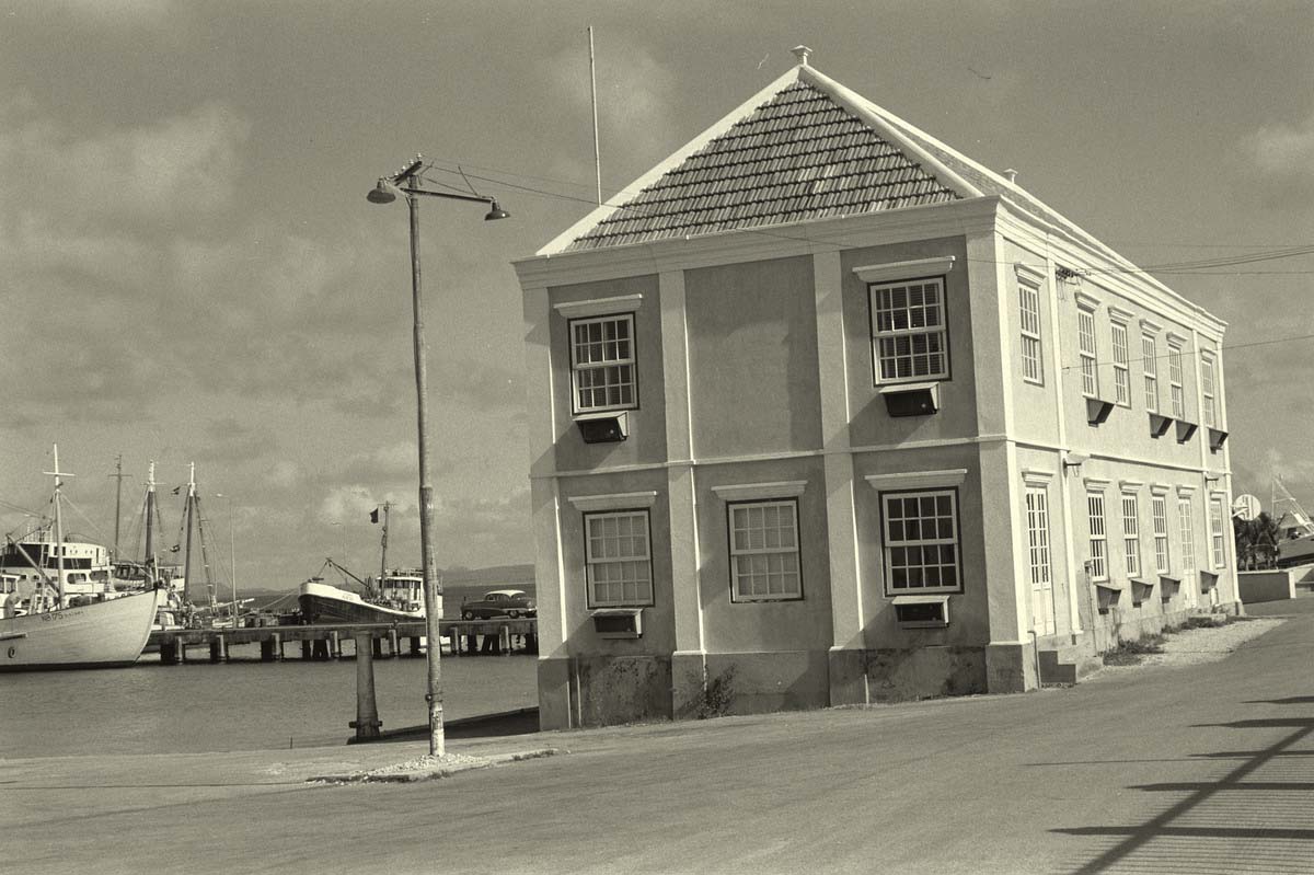 Oranjestad. Land services office, 1966