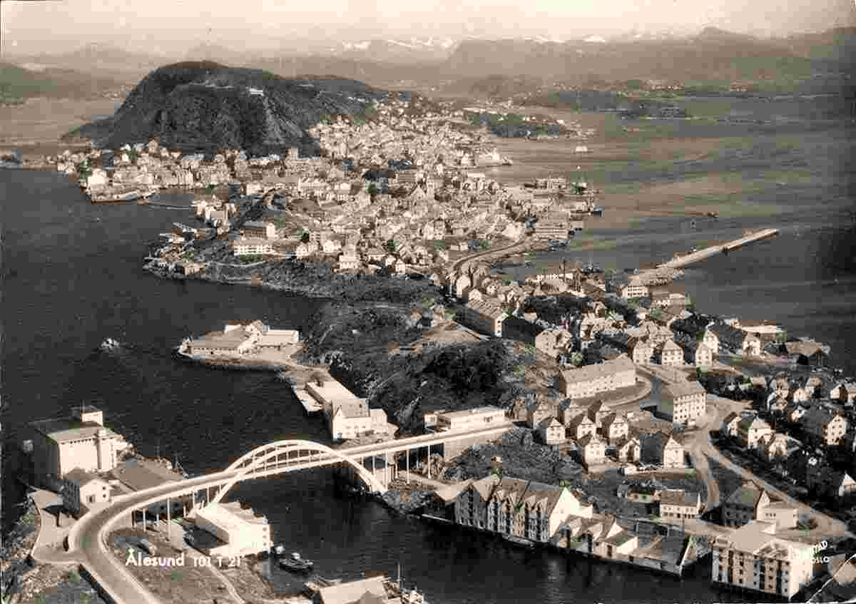 Ålesund. Air view of city, 1956