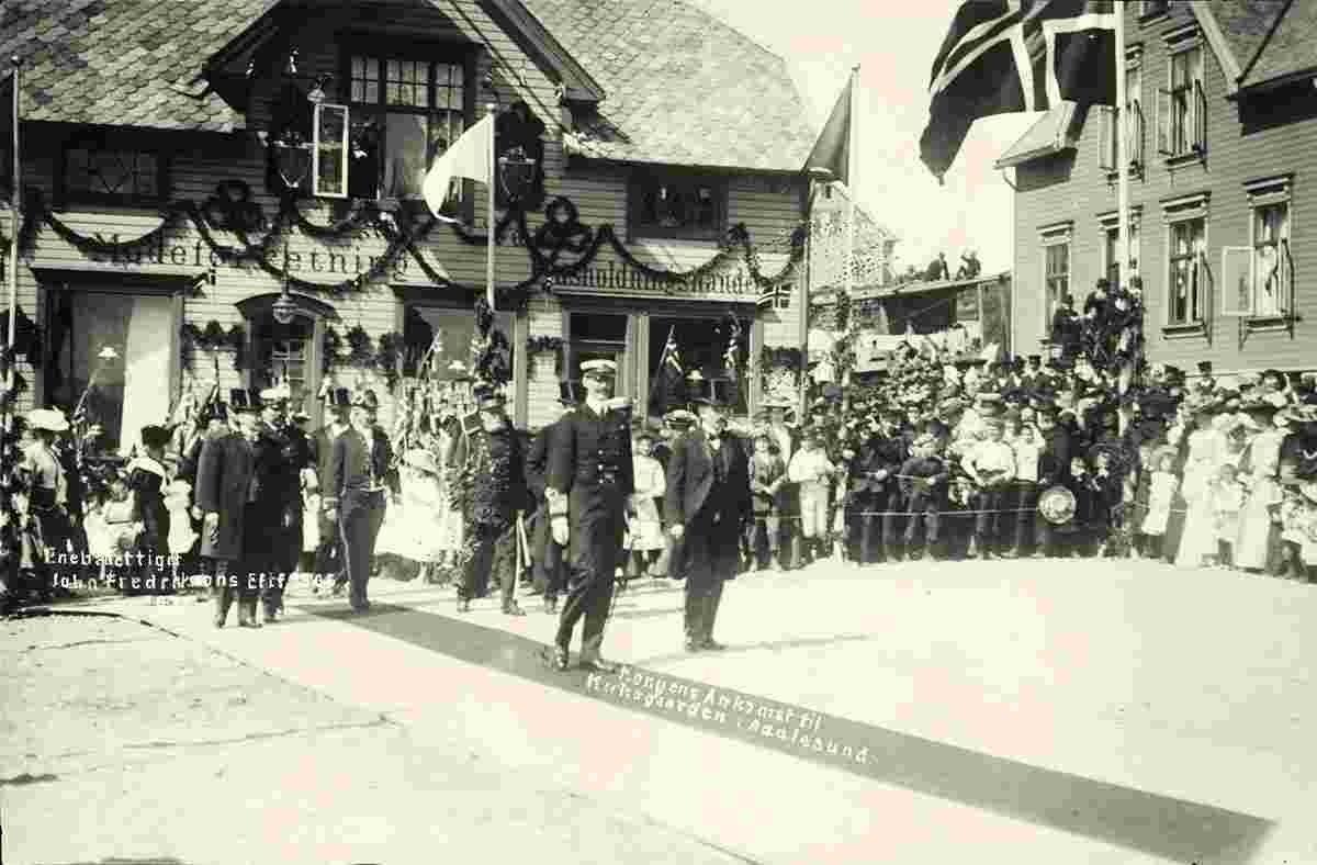 Ålesund. King's arrival at the Church Garden, 1906